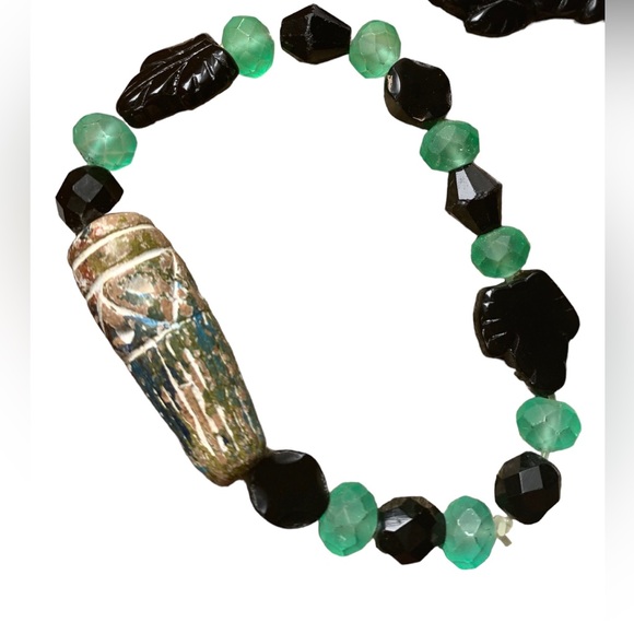 Gorgeous Black & Green Tribal Beaded Stretch Bracelet Unisex Mens or Women’s - Picture 4 of 13